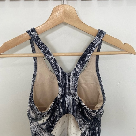 Lululemon Crossback Tank size 4 - Picture 6 of 8